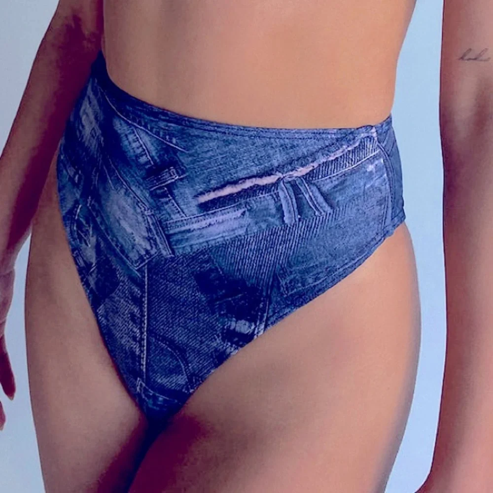 Frankies Bikini Halter Top and High Waist Bottom Set NWT
